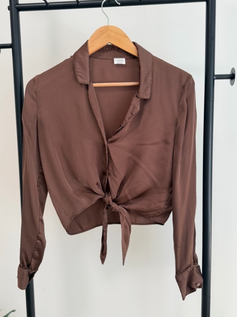 Wilfred Aritzia Satin Tie Front Blouse XS Brown Long Sleeve Button Up